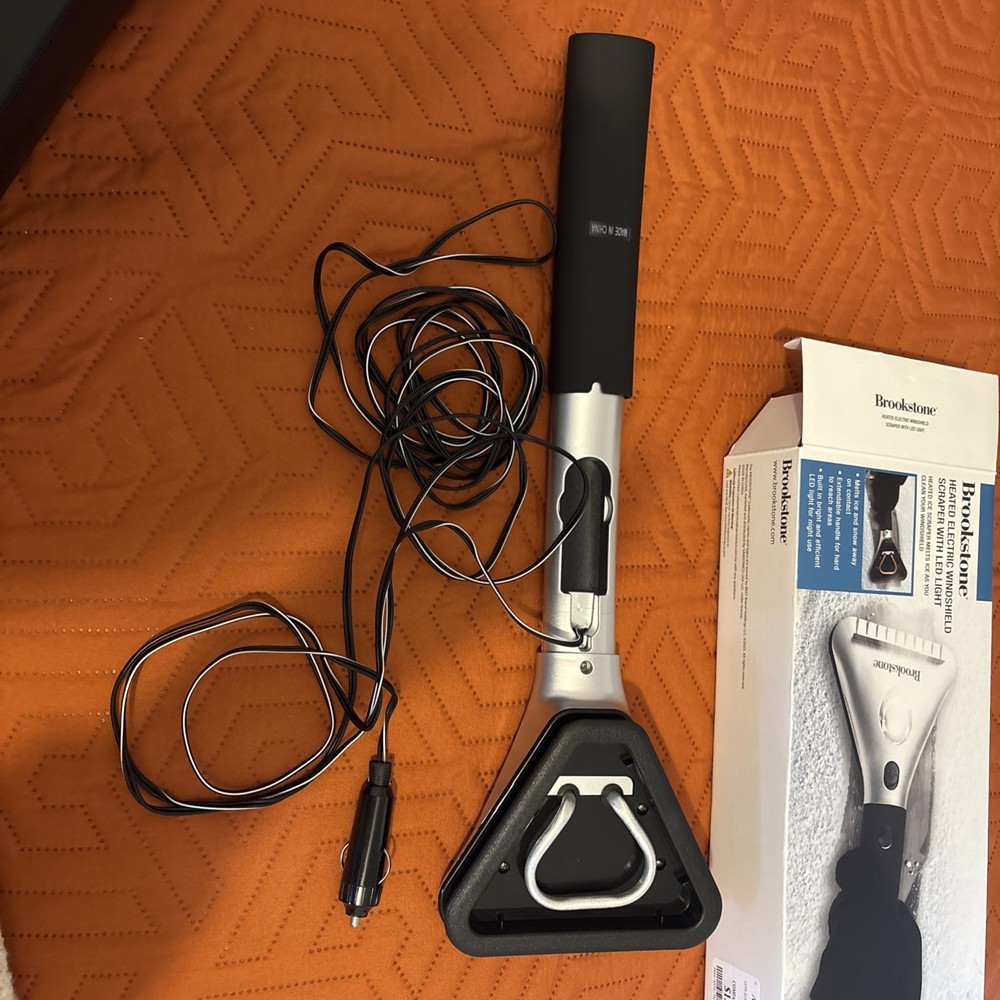 Heated Electric Windshield Scraper With Led Light NEW IN BOX