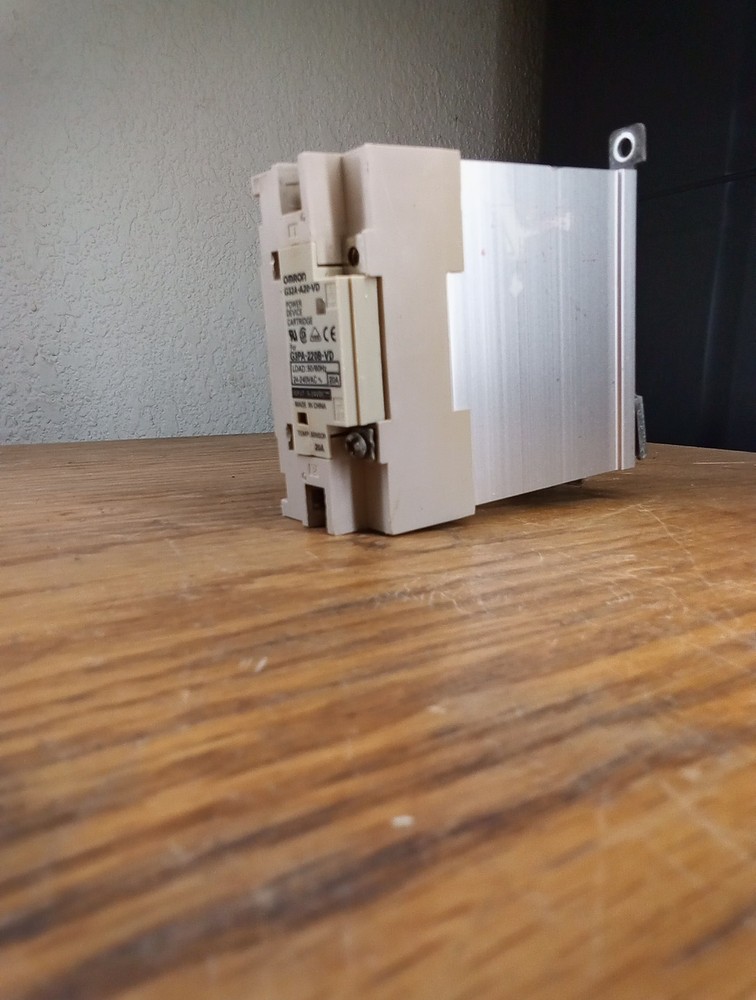 OMRON G32A-A20-VD Solid State Relay