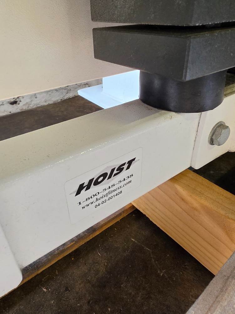 HOIST Low Back Selectorized Machine HS 1225 Commercial