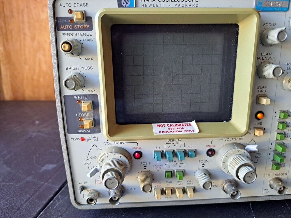 HP 1741A 100MHz Oscilloscope
