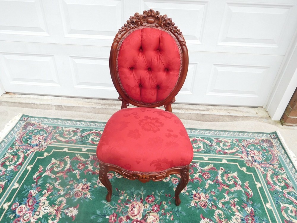 FANCY VICTORIAN PRUDENT MALLARD TABLE & CHAIRS