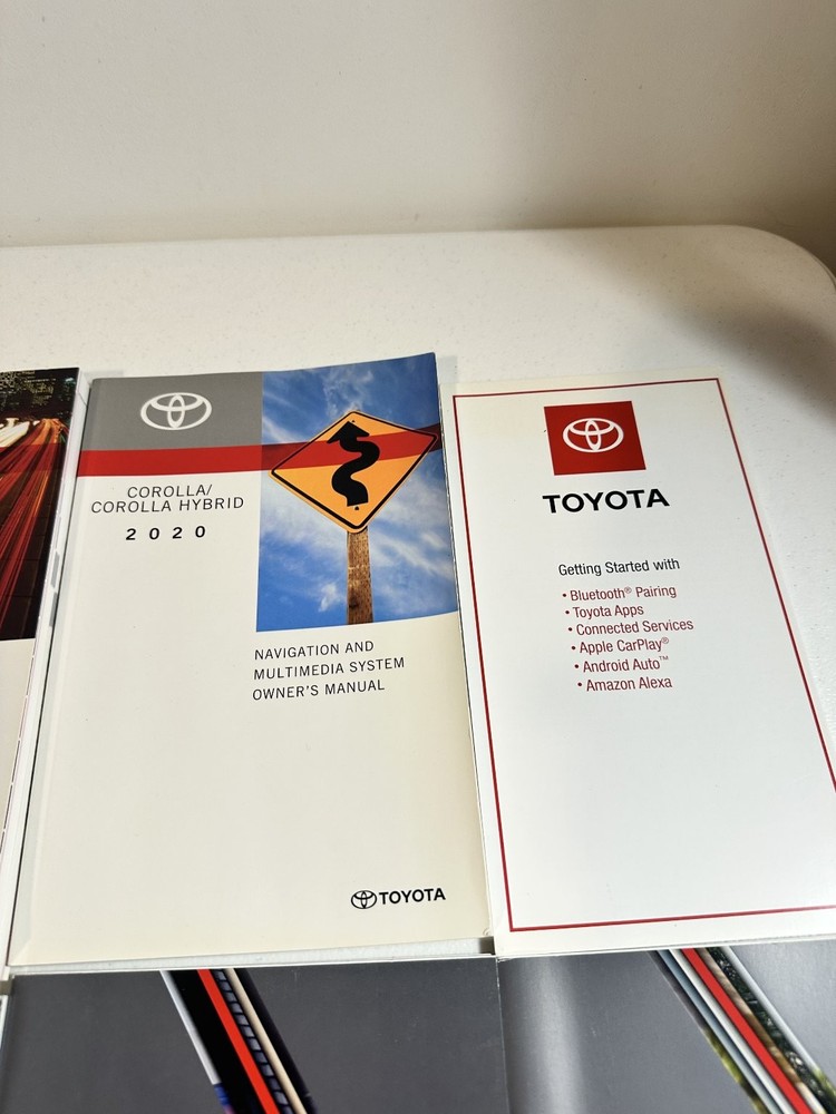 2020 Toyota Corolla Owner's Manual Set