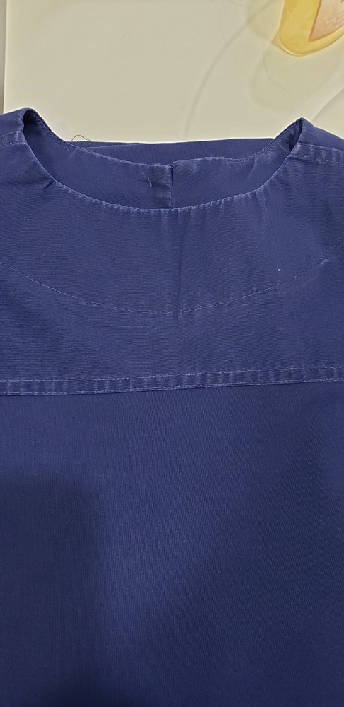 PRE-OWNED WOMEN'S SCRUB SET NAVY BLUE SIZE SMALL