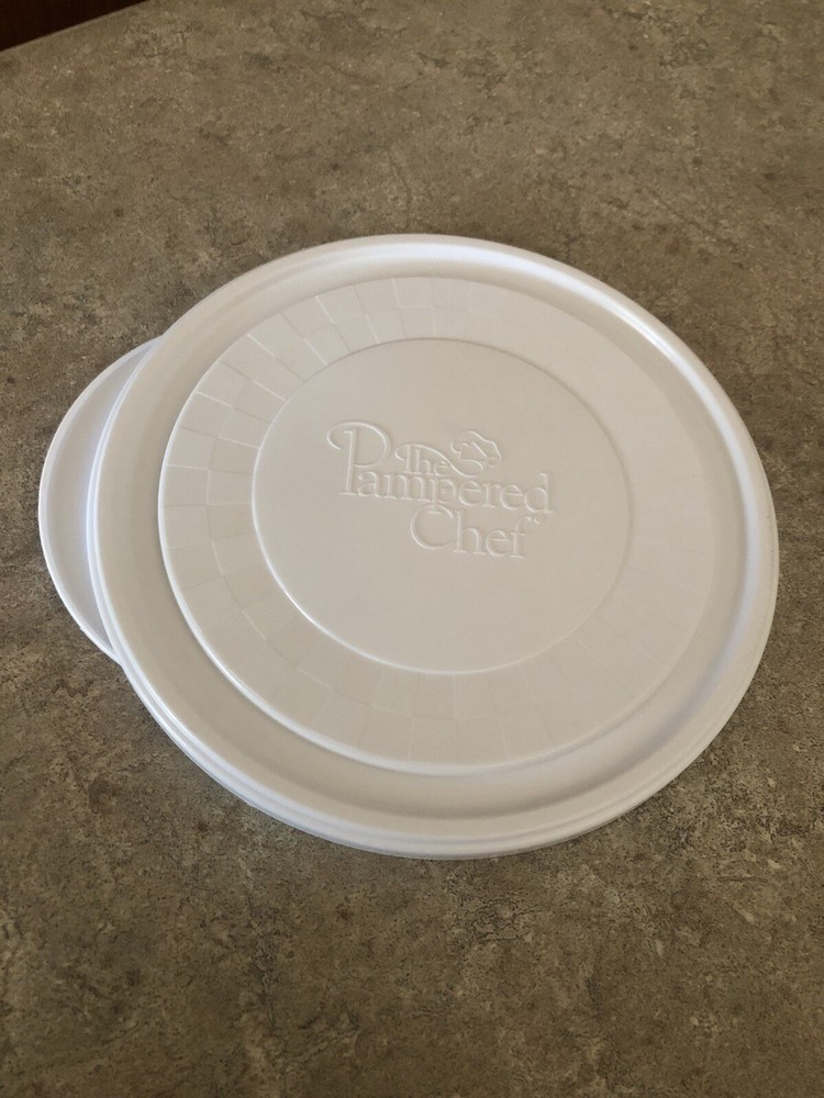 Pampered Chef Small Chillzanne Bowl lid used
