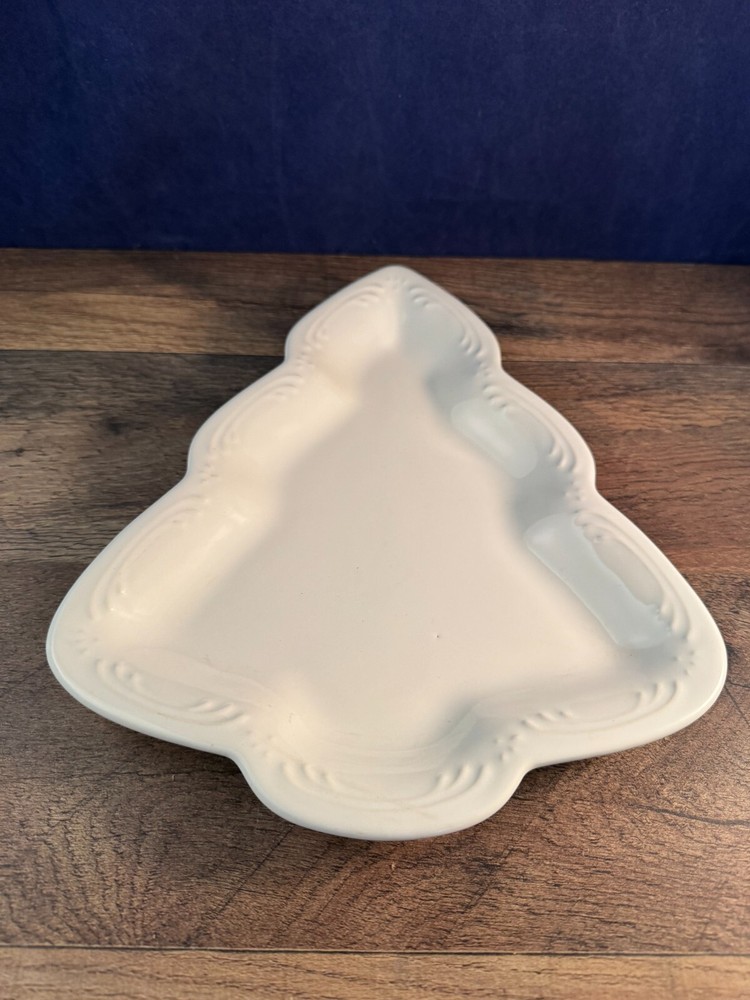 Pfaltzgraff Tree Holiday Plate White 8" x 10.5"