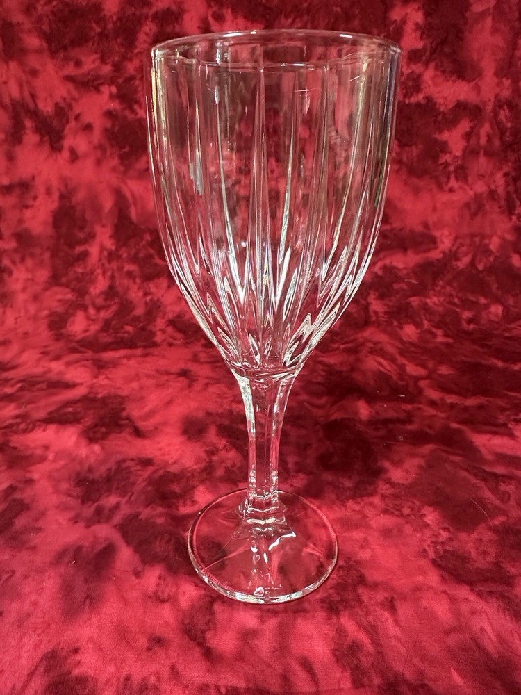 Mikasa Tiara Wine Goblet 8”