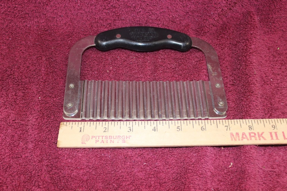 Pampered Chef Crinkle Cut Chopper