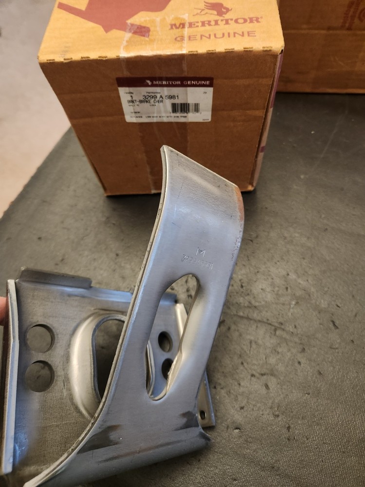 Meritor Genuine 3299A5981 Brake Chamber Bracket