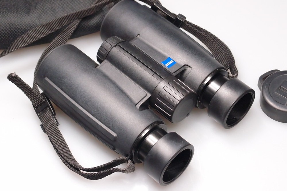 ZEISS 8X30 BT* BINOCULAR W/CASE/STRAP/CAP EXCELLENT