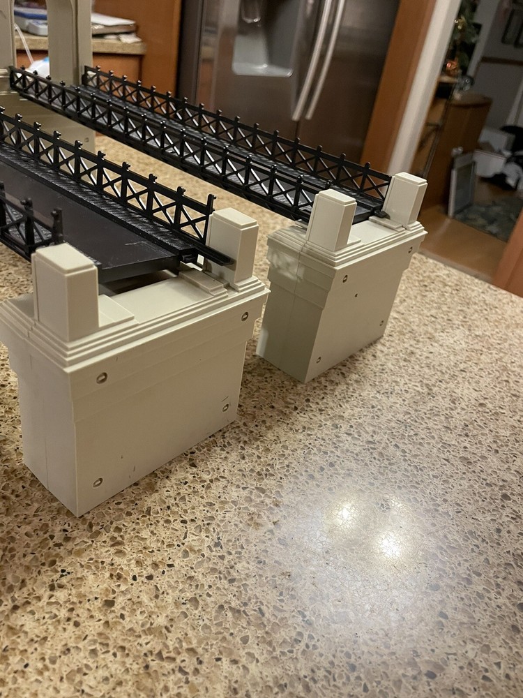HO BRIDGE - Very Unique W/ Original Box