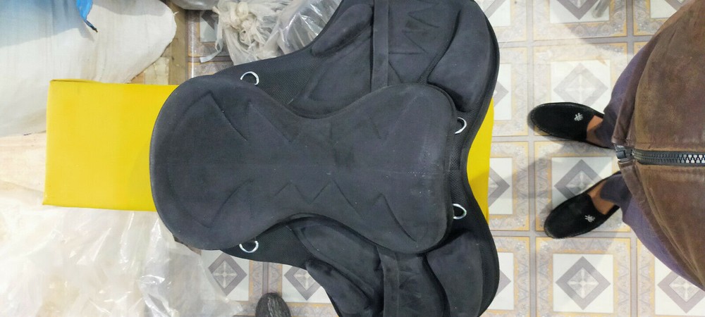 Synthetic Treeless Saddle Freemax Saddle Zig-Zag Design with plastic stirrup