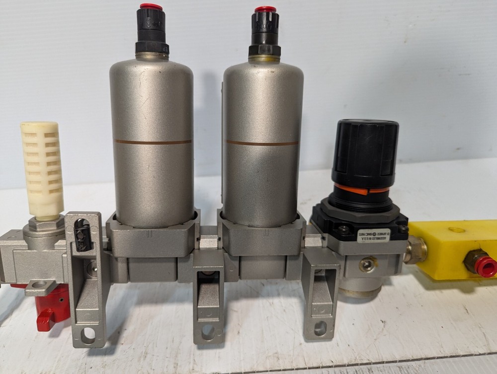 SMC Pneumatic- Regulator Assembly with NAW4000-N04 Regulator