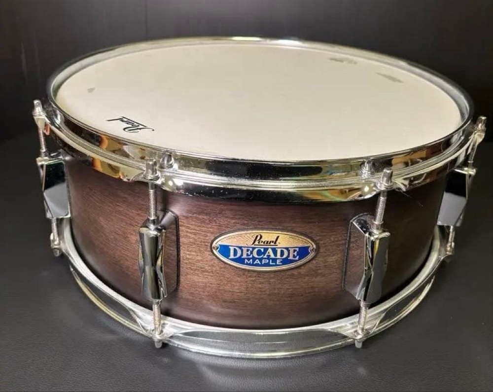 Pearl Decade Maple 14 inch snare drum