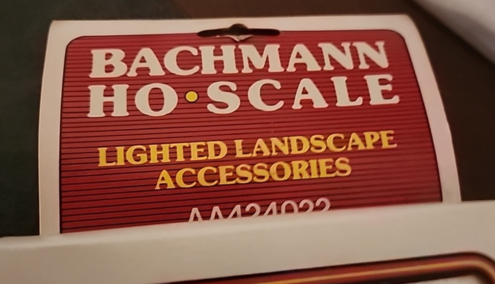 BACHMANN HO SCALE AA424022 LIGHTED ACCESSORY 2 LIGHT SIGNAL