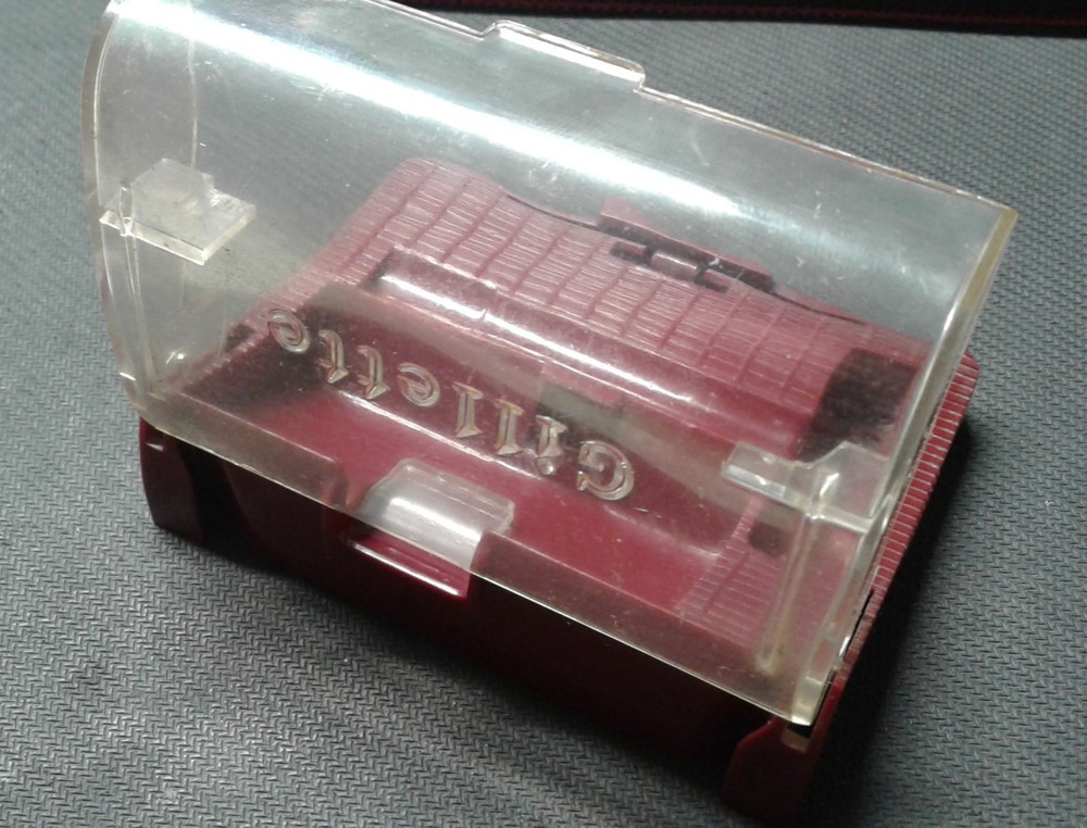 Gillette Red Tip Razor, B 4 Date Code, nice