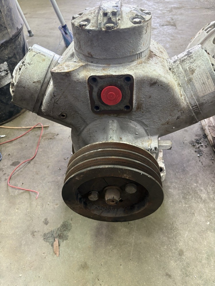 Carrier Compressor ￼F30-1714