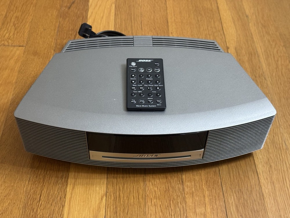Bose Wave Music System Titanium Silver With Remote