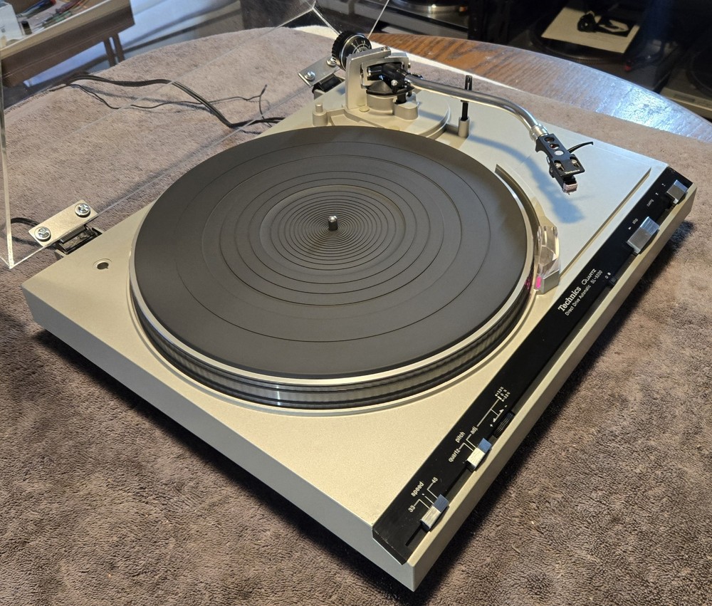 Technics Direct Drive SL-5200 Turntable, Serviced, Recapped New Covers Available