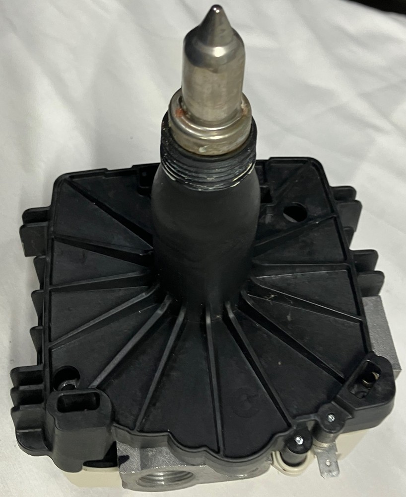 Honeywell WV8840B1037 Water Heater Gas Valve OEM 318865-001 Works Perfect Ship!