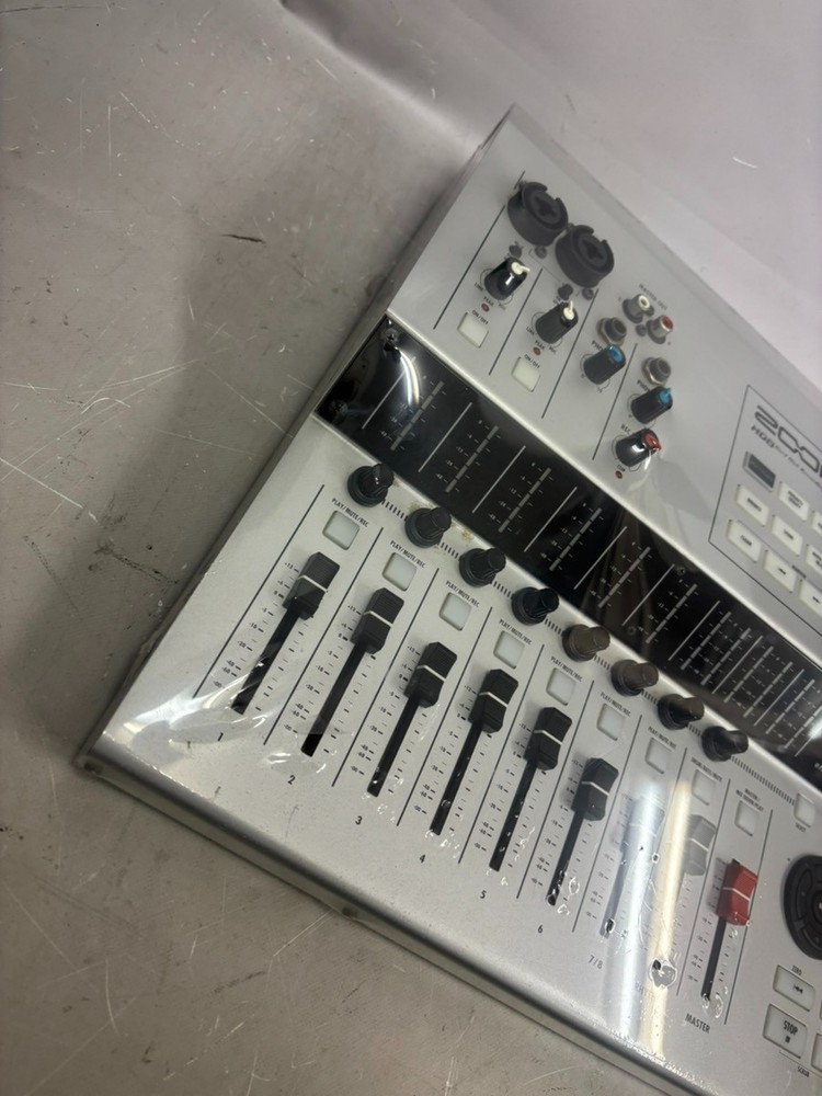 Zoom HD8 Hard Disk Multitrack Recorder Studio from Japan