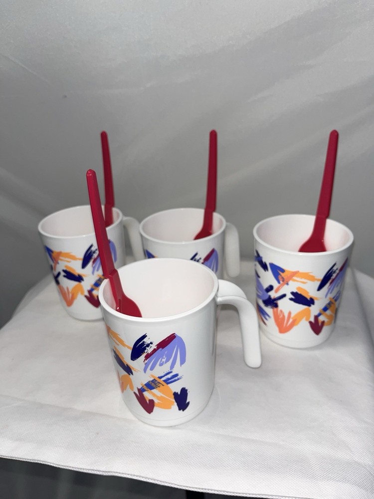 Tupperware Pitcher Set Cups Bowl 2QT Serving Drink Set