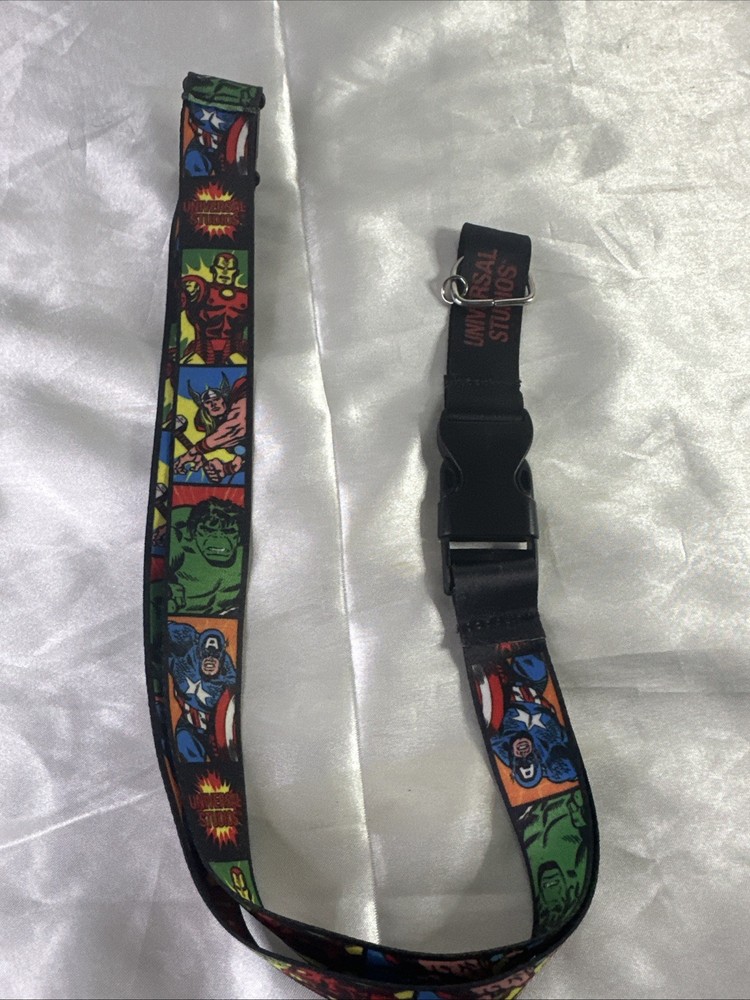 Authentic Universal Studios Avengers Marvel DC Comics 2013 Lanyard with clip