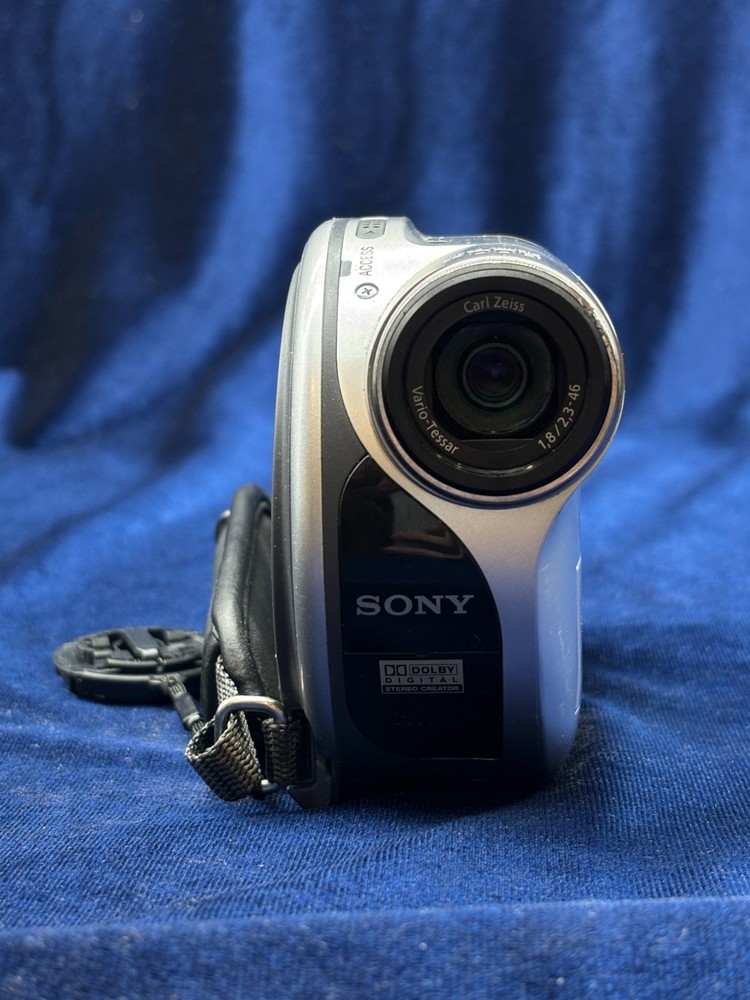 Sony Handycam DCR-DVD105/ Camera Only/ Working