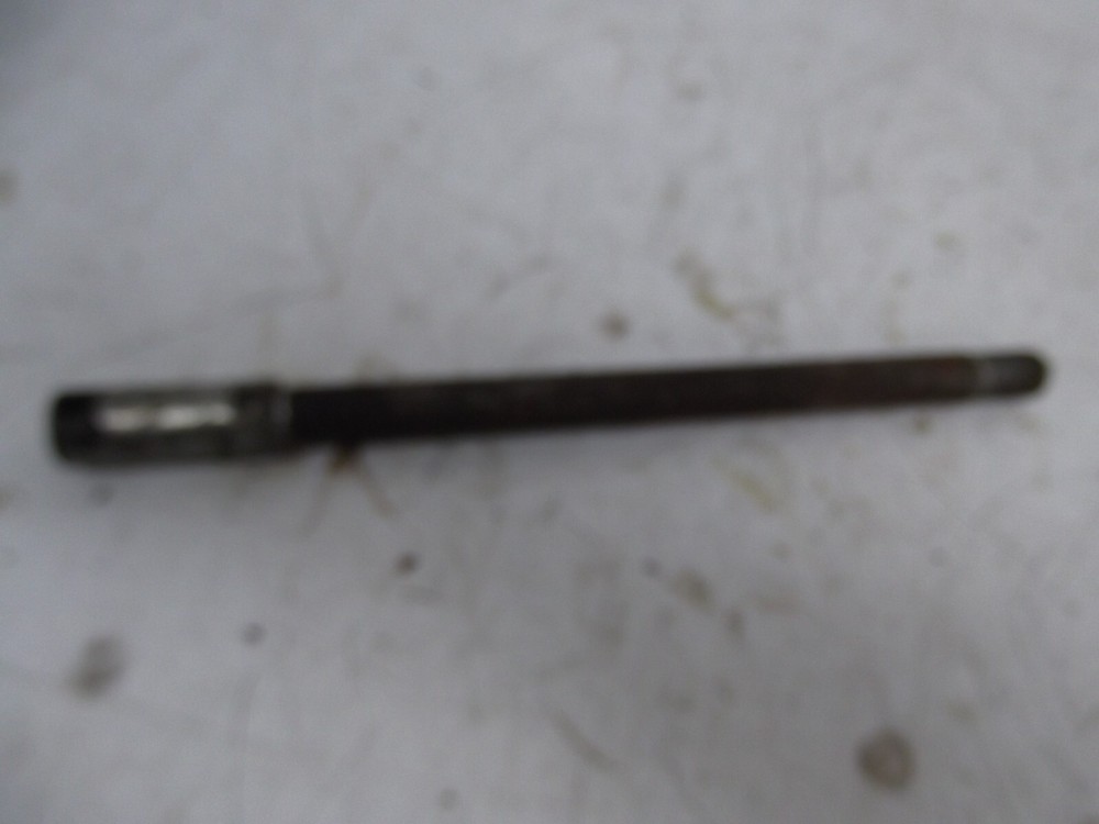 SUZUKI GT250  WHEEL SPINDLE