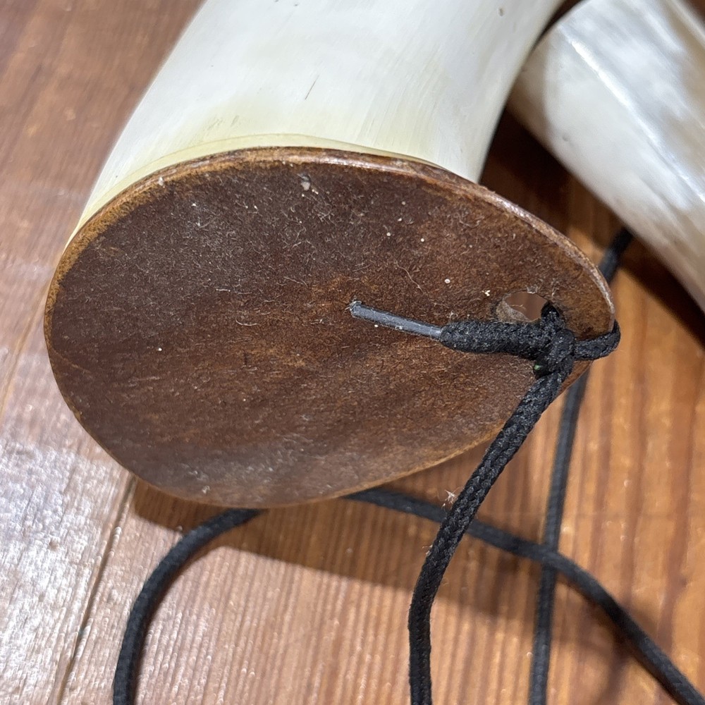 Hand Made Powder Horn ( URUGUAY )