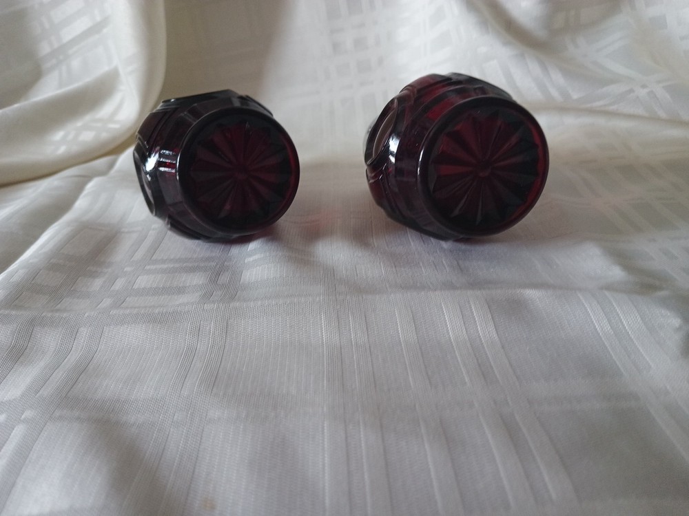 Wheaton Bullseye Ruby Salt Shaker