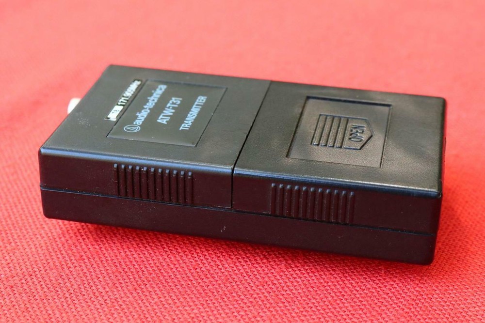 Wireless Transmitters ATW-AT31 WORK Audio Technical One Missing Battery door WV
