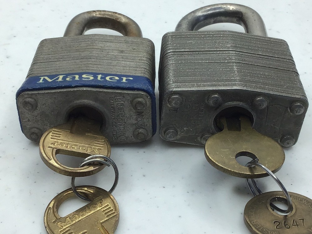 Lot Of 2 MASTER Padlocks With Keys Working