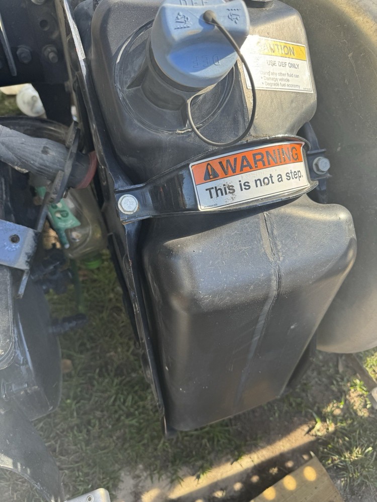 FREIGHTLINER CASCADIA 116 DEF TANK