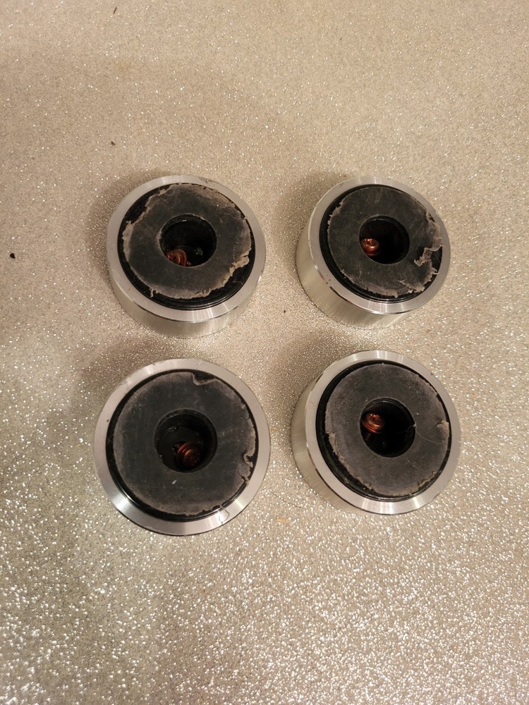 Philips CD960 Cd Player Feet And Screws