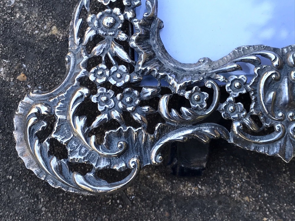 ANTIQUE CAST SILVER PHOTO FRAME. GOLDSMITHS & SILVERSMITHS. 1902. SUPERB.SOLID.