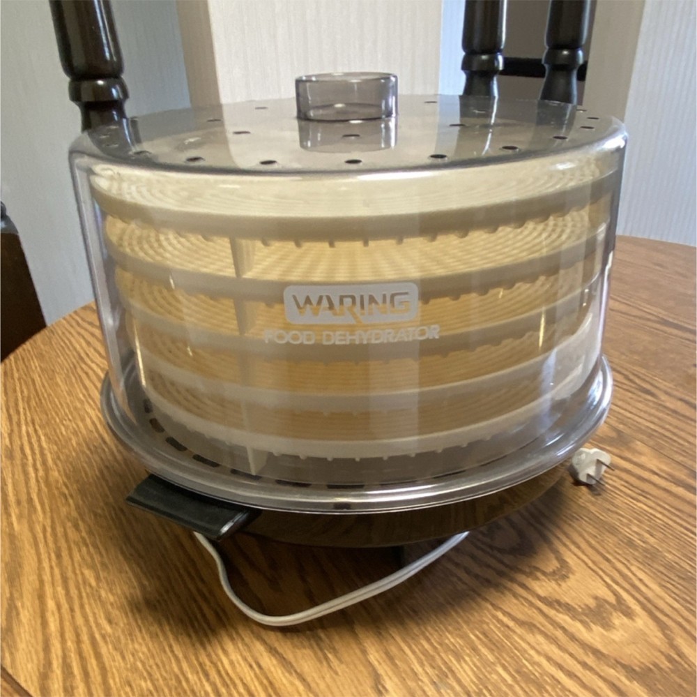 Waring Food Dehydrator   5  plastic        Trays
