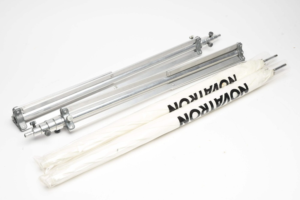 Novatron 400VR Studio Kit, 2X strobes, Stands, Umbrellas, Case, Clean!
