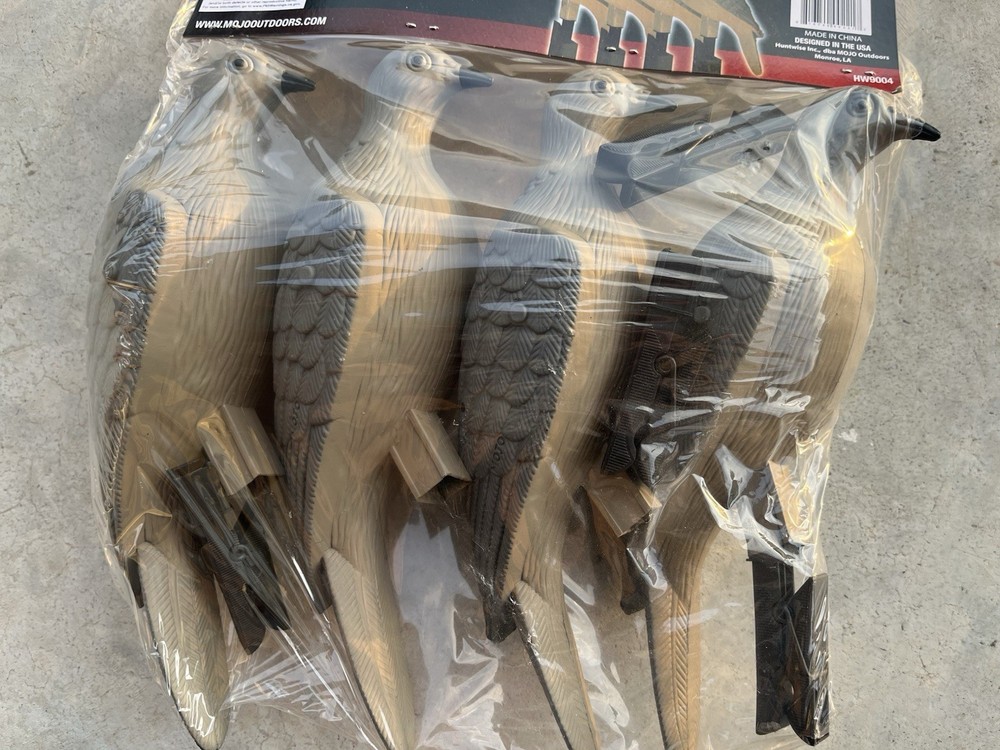 MOJO Outdoors Clip on Dove Decoy - 4 Pack
