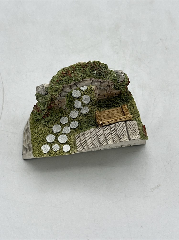 David Winter Cottage Winter Arch 1994 Studios Signed by David Winter