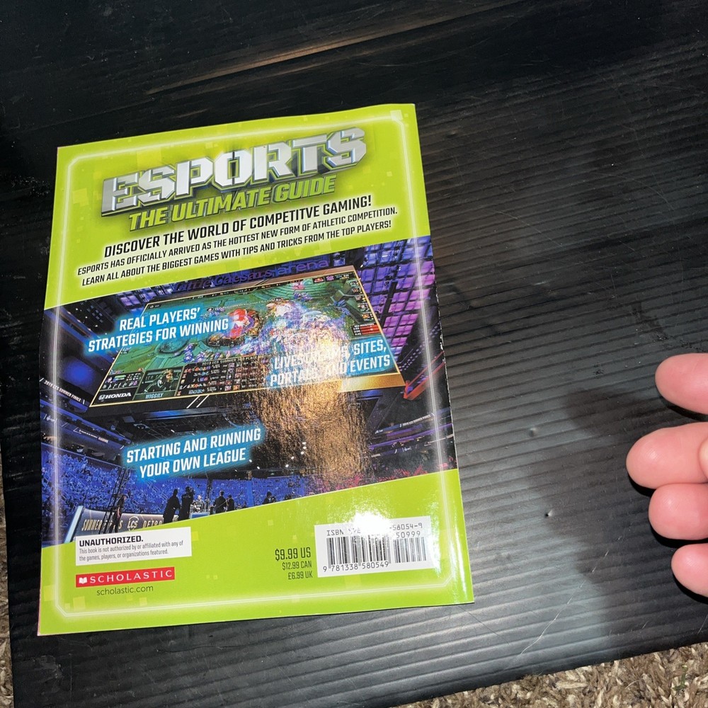 Pre Owned Esports The Ultimate Guide Paperback Book