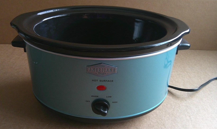Americana Classics 5-Quart Slow Cooker NEW....Open Box