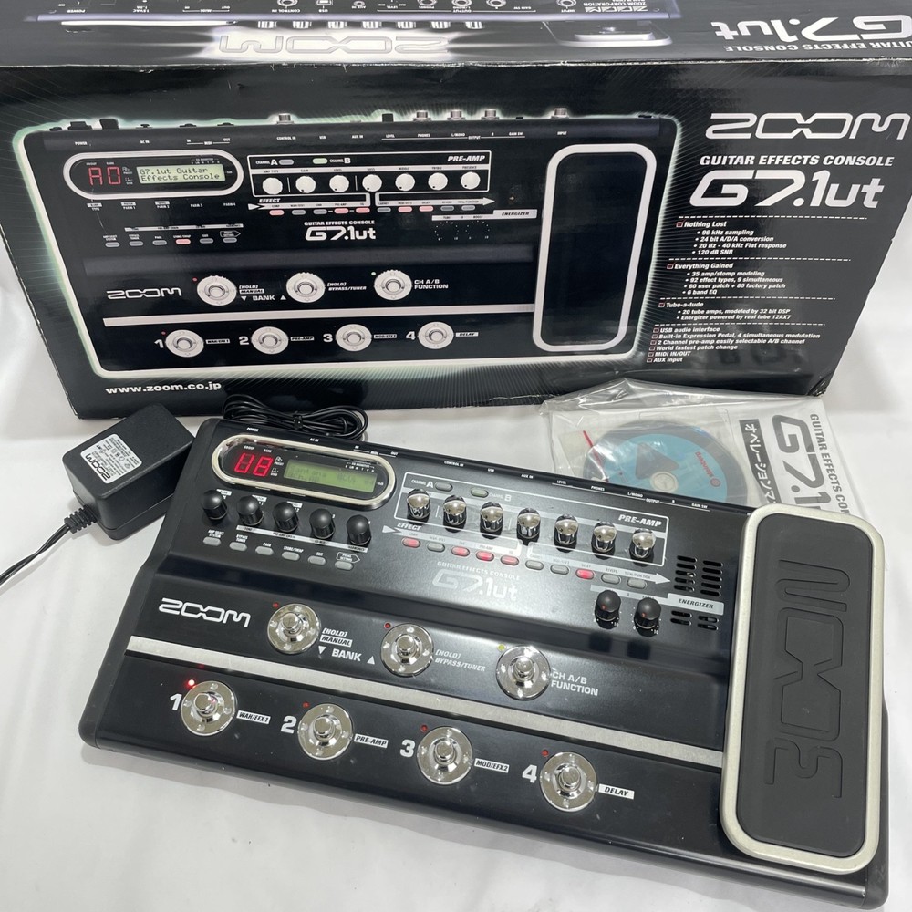 ZOOM G7.1ut Guitar Effects Pedals Console Multi Processor with Box andAdapter