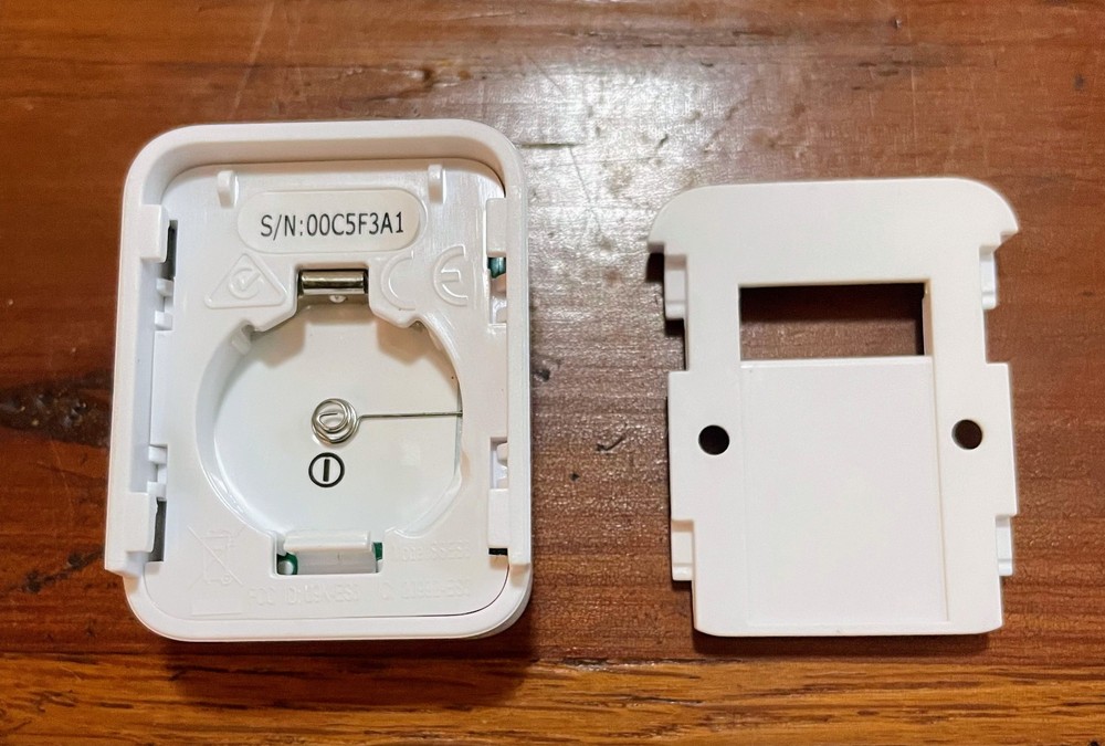 SimpliSafe Security System Base (G3-SSBS3) with Keypad, Indoor Camera and Entry