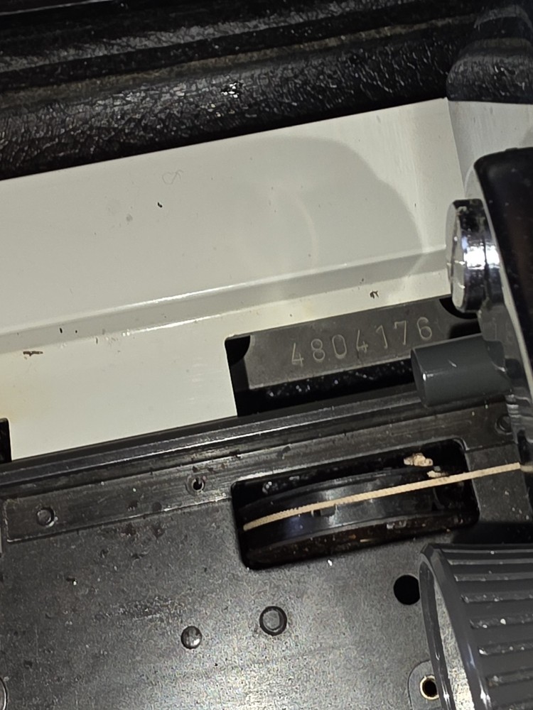 Adler J5, typewriter w/Case, "Pica " 1972 w/ case. latches needs work