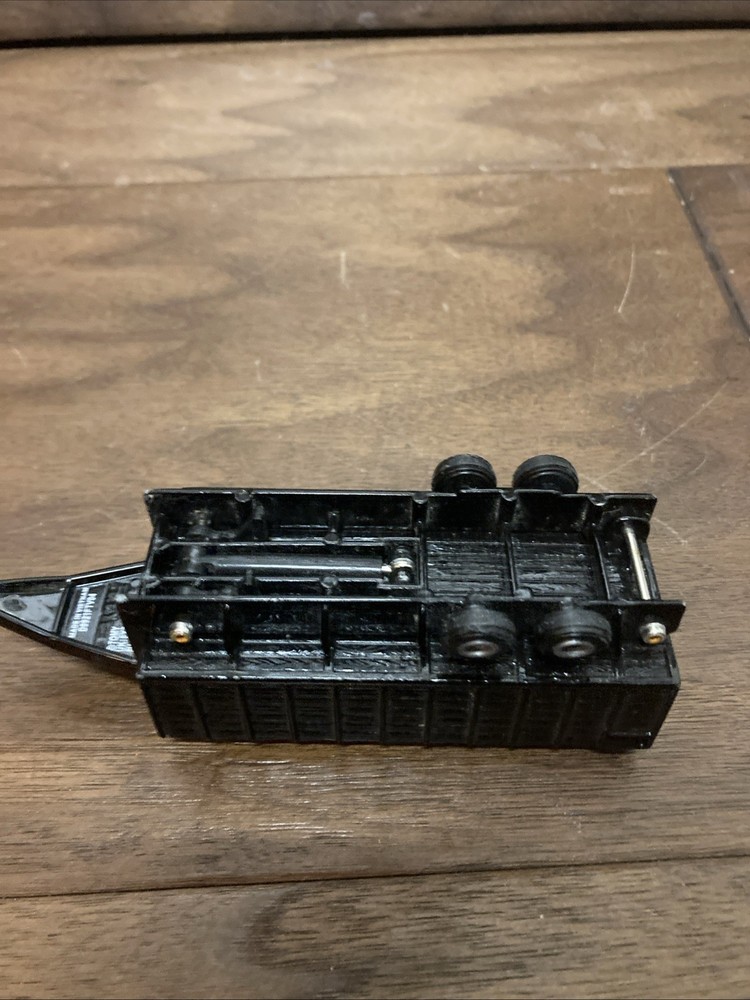 Tomy Scale Grain Trailer, Black