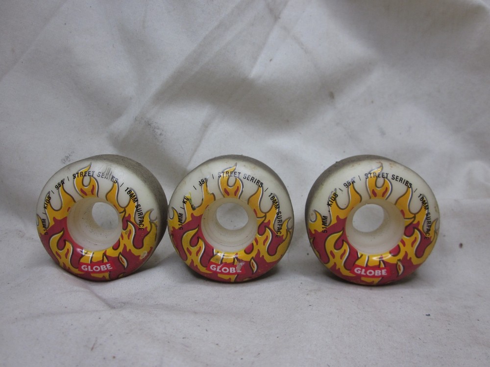 3 pre-owned GLOBE 51mm KIDS 95A STREET SERIES 16MM SURFACE wheels wheel