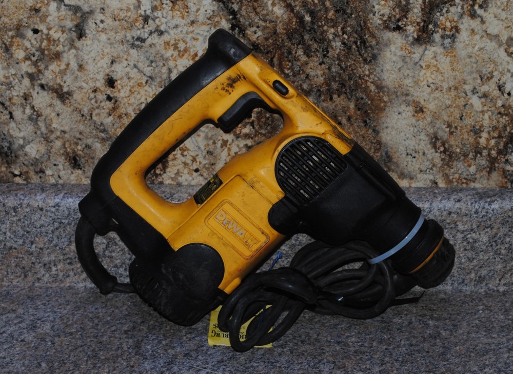 Dewalt D25313 L-Shaped Three Mode SDS