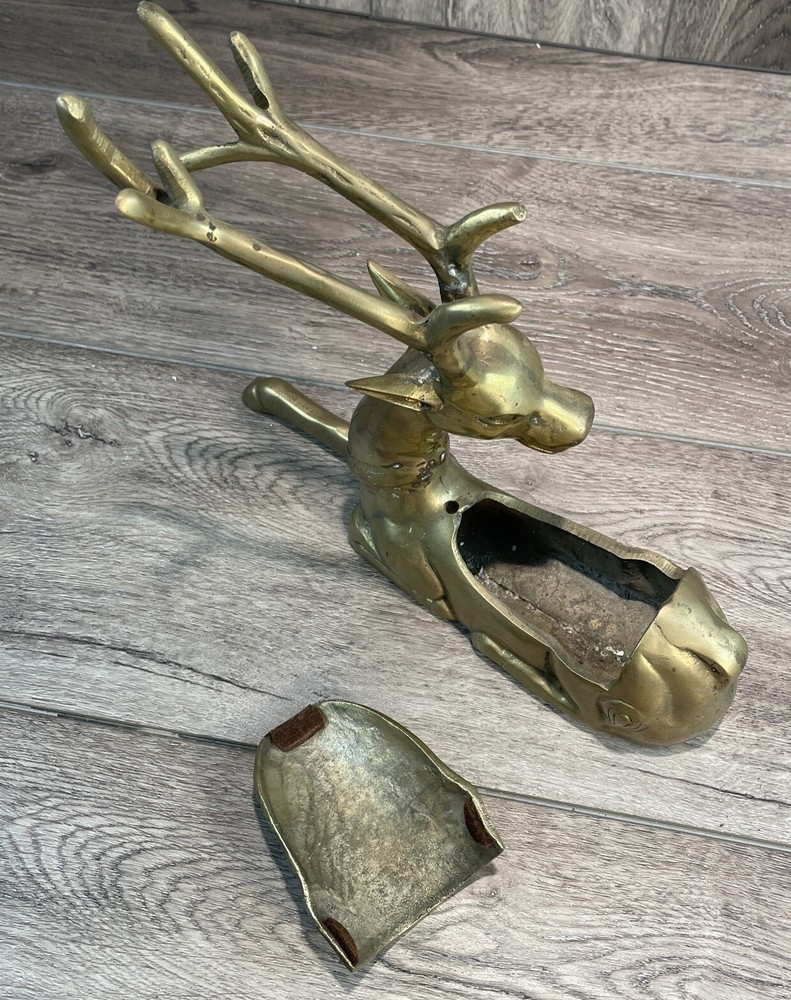 Vintage Solid Brass Stag Deer Laying Down Covered Trinket Box Figure
