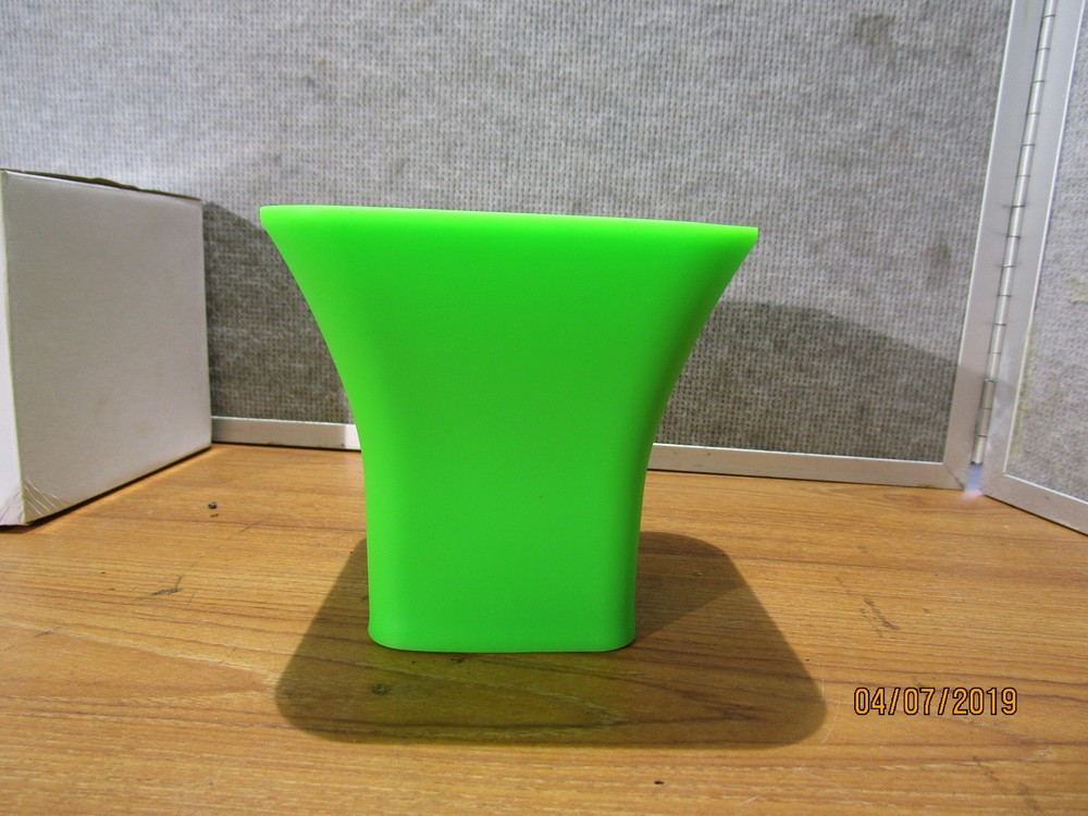 iSquare Bluetooth Silicone Battery Operated Speaker