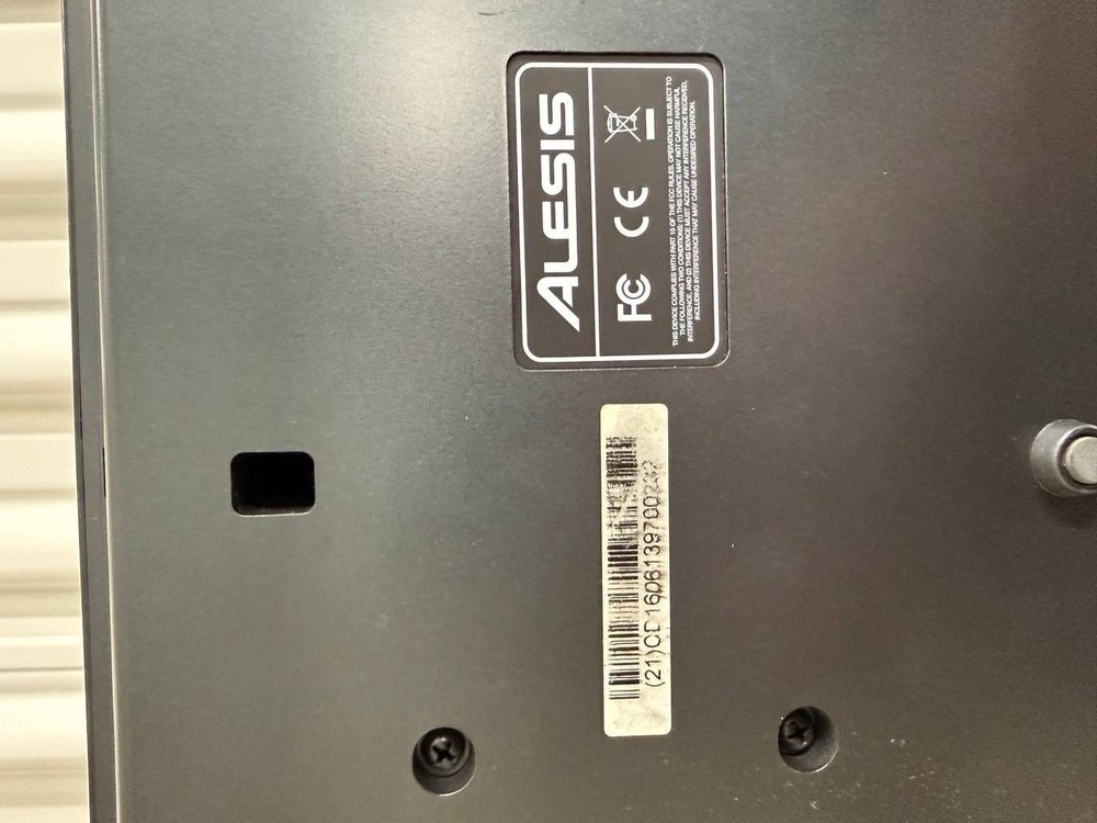 Alesis Q88 USB/MIDI Keyboard Controller 88 Keys